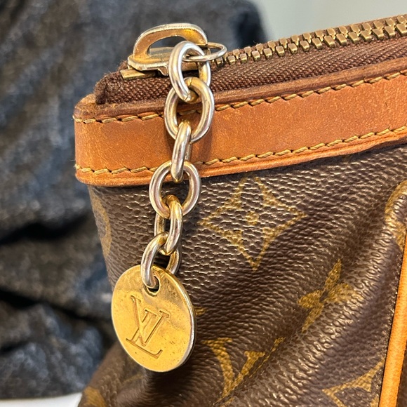 Louis Vuitton Monogram Brown Handbag - Picture 6 of 15